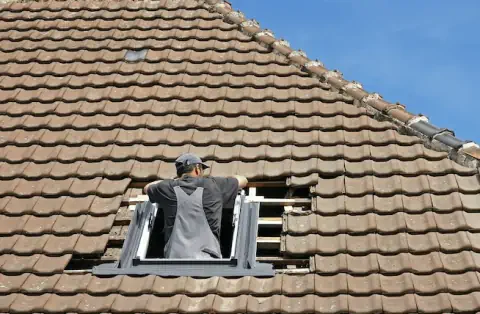 Pose de velux - La Roche-en-Brenil